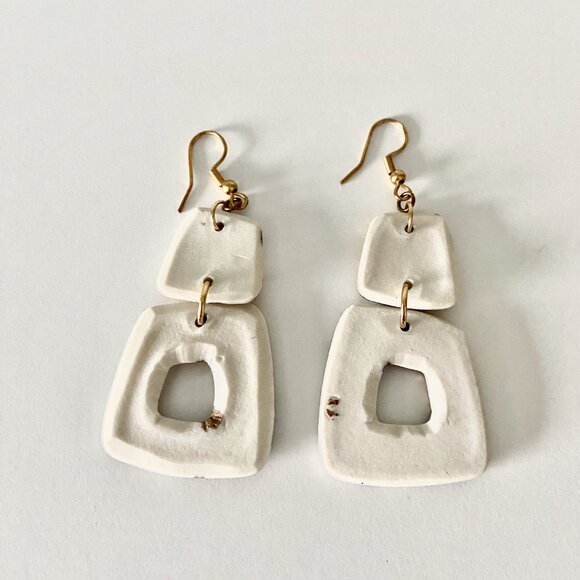 NWT Green and Yellow Stone Wear Earrings - Picture 5 of 5